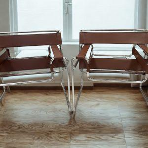 Coppia di  Poltrone Wassily in  cuoio cognac