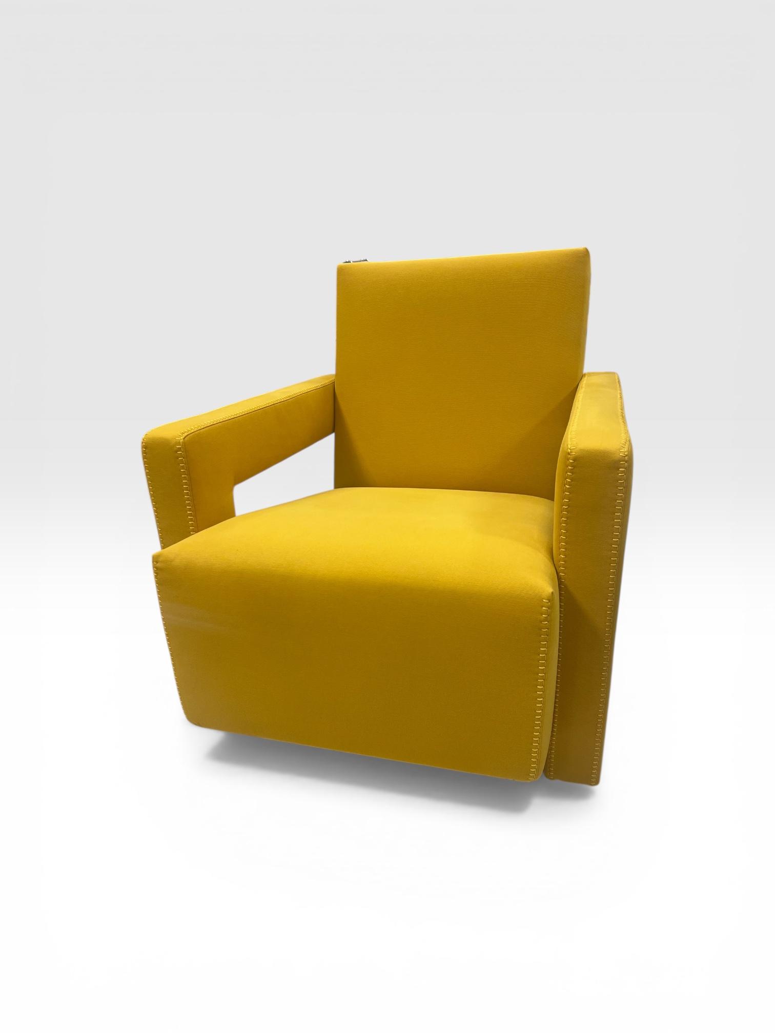 Poltroncina Ultra Tech Gialla-ready to live-