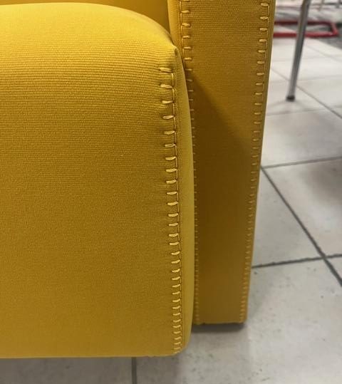 Poltroncina Ultra Tech Gialla-ready to live-