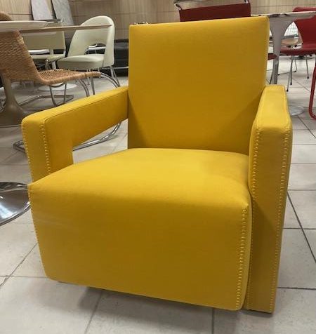 Poltroncina Ultra Tech Gialla-ready to live-