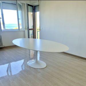 Tavolo Tulip Ovale 199x121  Laminato Liquido Bianco