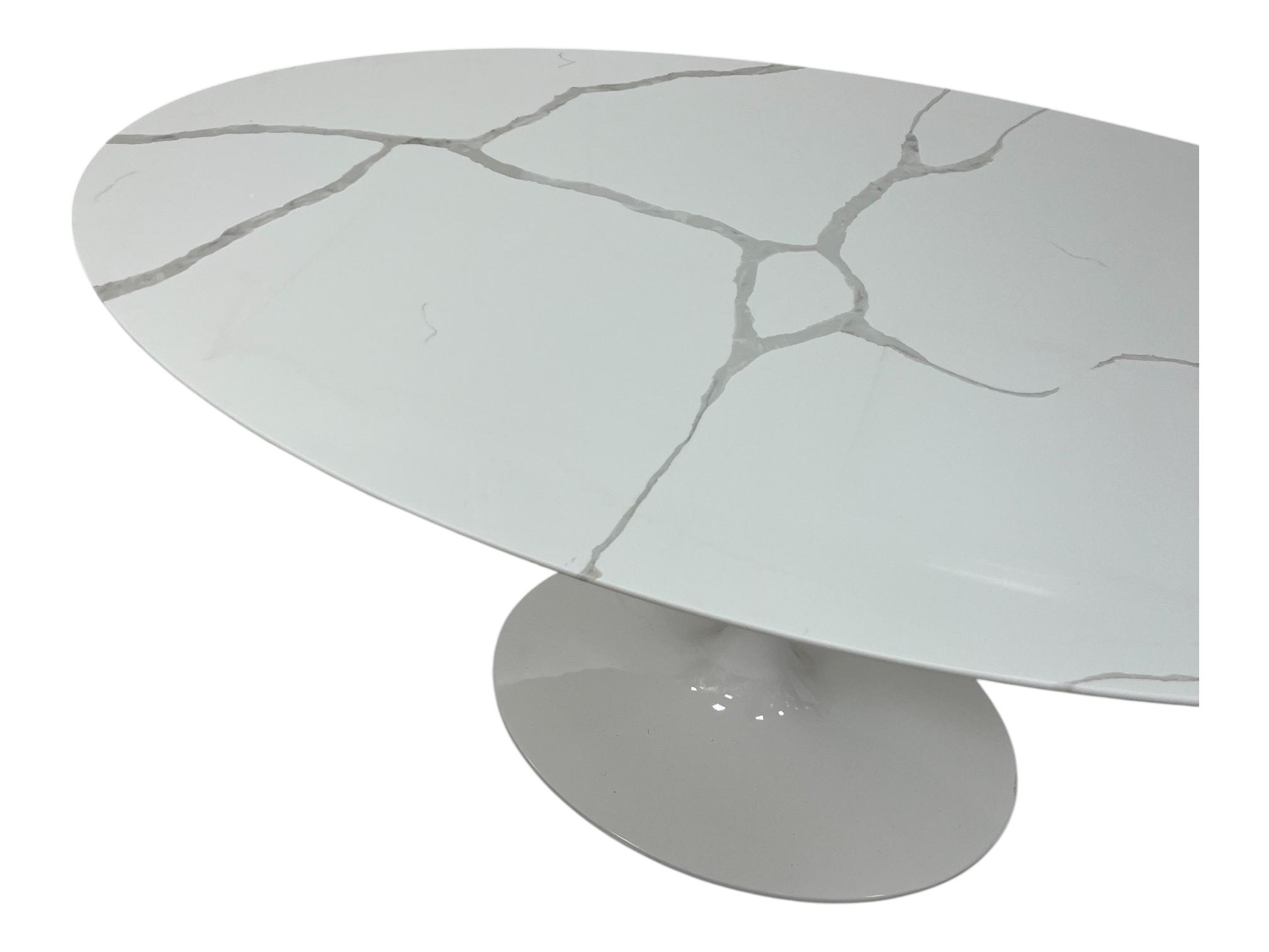 Tavolo Tulip ovale quarzo statuario cm 180 x 105
